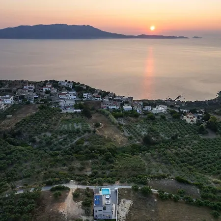 Ekphrasis With Sea View And Jacuzzi *