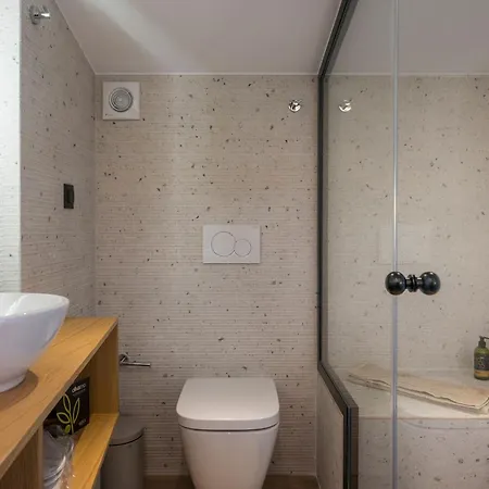 Ekphrasis With Sea View And Jacuzzi *